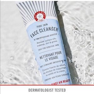 NWT First Aid Beauty Pure Skin Face Cleanser, Sensitive Skin Cream Cleanser